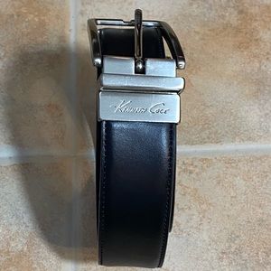 Kenneth Cole black belt size 42.